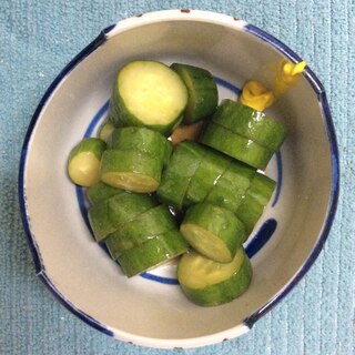 ごま油で中華風♪きゅうり漬け